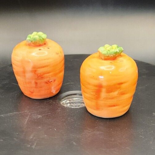 Cute carrot-shaped salt and pepper shakers for kitchen decor