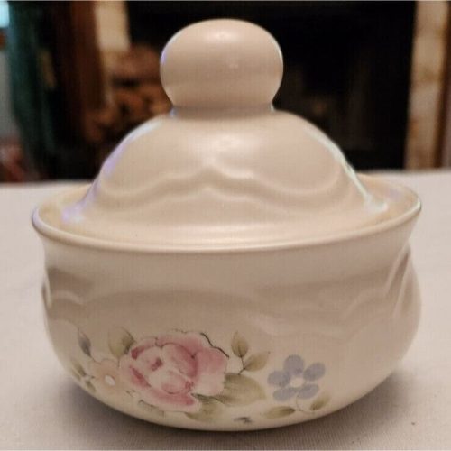 Pfaltzgraff Tea Rose lidded sugar bowl, vintage ceramic dessert server.