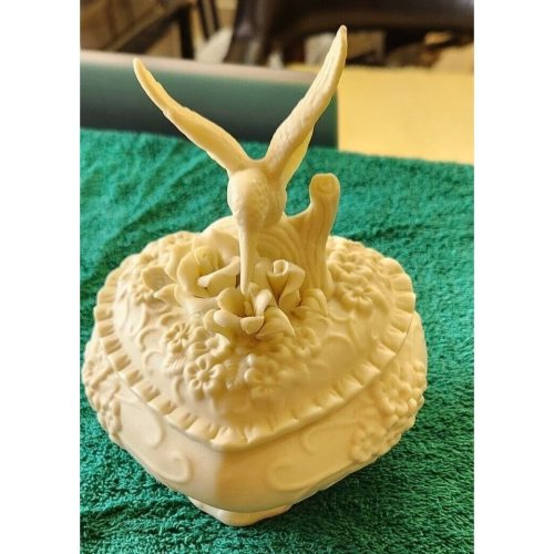 Porcelain Humming Bird Box 9